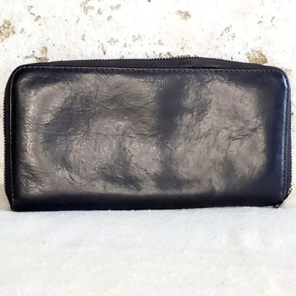 Fossil Handbags - Fossil Black Leather Wallet 8" Zip Green Clutch Womens Classic Black Wallet